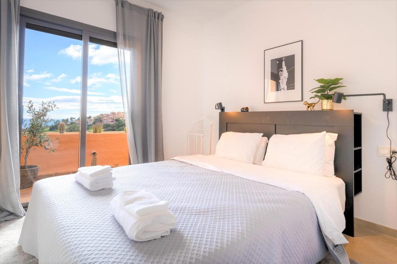 9 Penthouse With Amazing Sea Views, Close To Golf Manilva Duquesa Εξωτερικό φωτογραφία