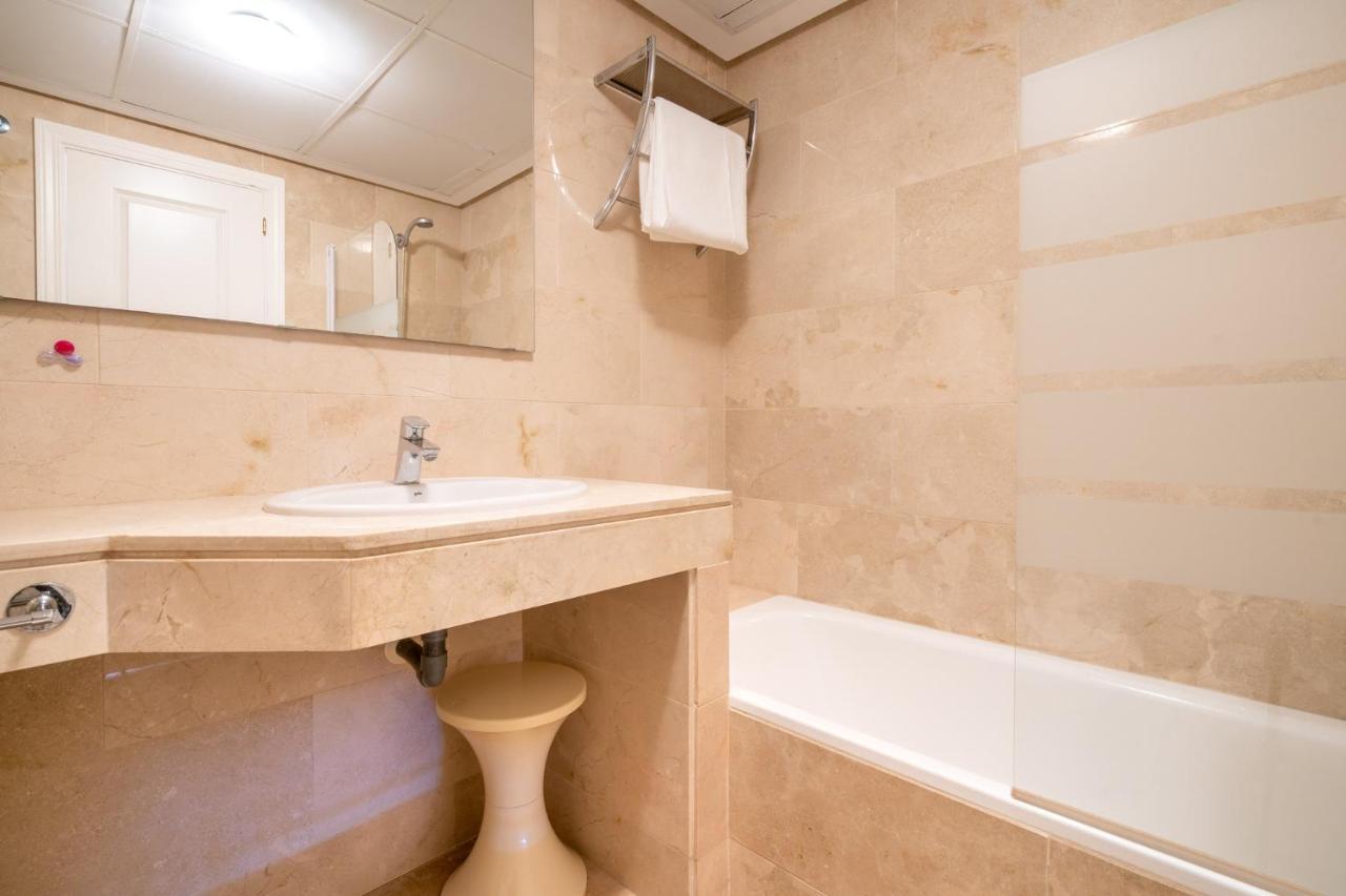 9 Penthouse With Amazing Sea Views, Close To Golf Manilva Duquesa Εξωτερικό φωτογραφία