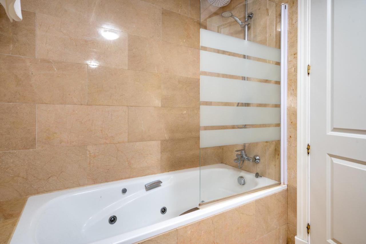 9 Penthouse With Amazing Sea Views, Close To Golf Manilva Duquesa Εξωτερικό φωτογραφία