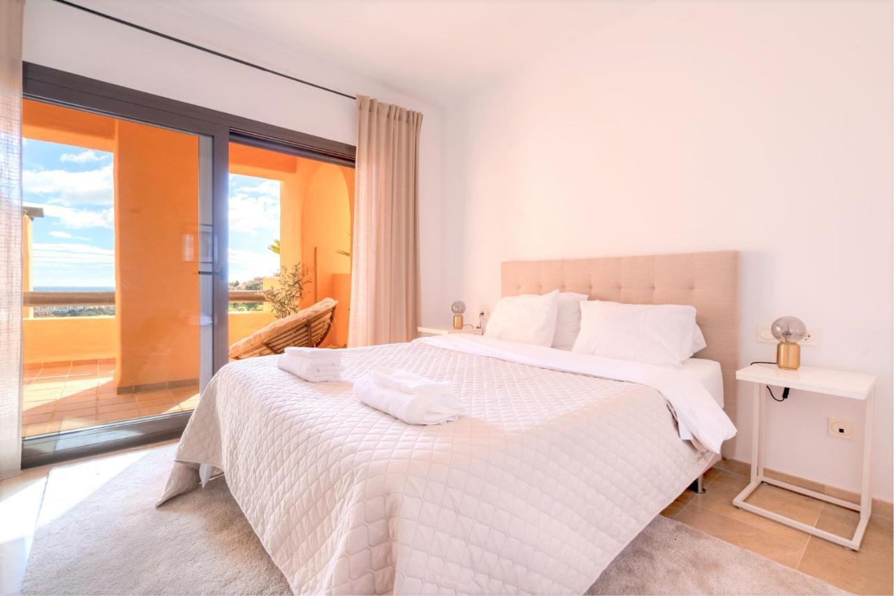 9 Penthouse With Amazing Sea Views, Close To Golf Manilva Duquesa Εξωτερικό φωτογραφία